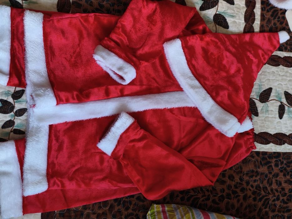 Продам новогодние костюмы на 5-6 и 6-7 лет