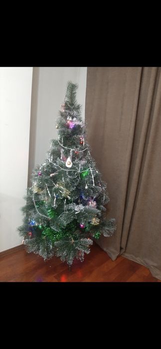 Ёлка искусственная