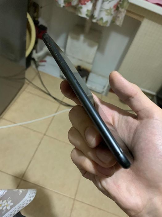 Продаю Айфон 7