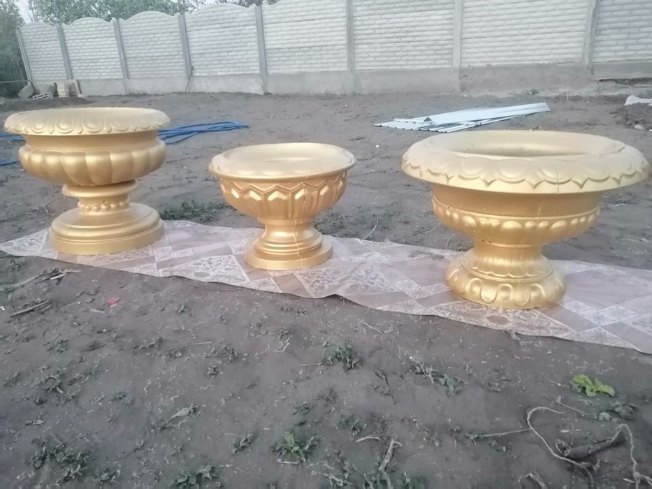 Вазоны уличные бетон