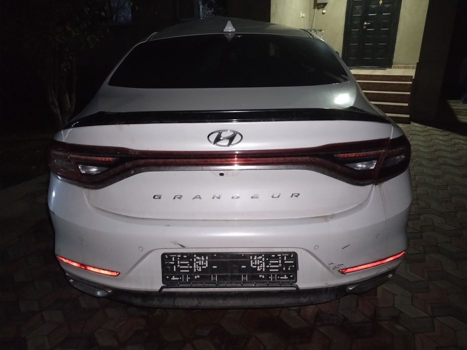 Хундай Градеур багаж