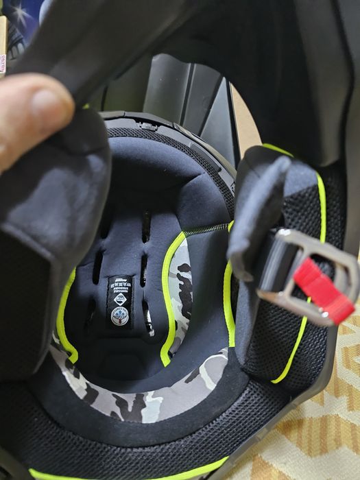 Мотошлем для кросса/эндуро