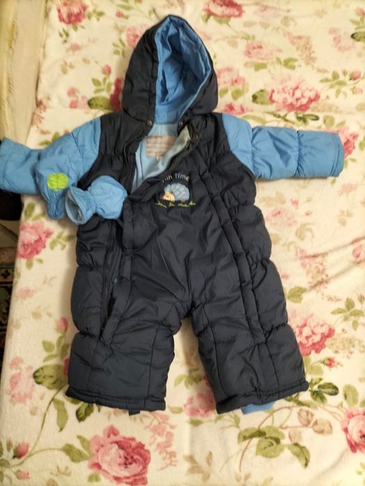 Продам конверты,комбинезоны на выписку