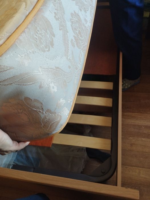 Кровать двуспальная