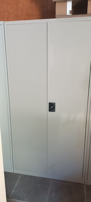 Металлический шкаф