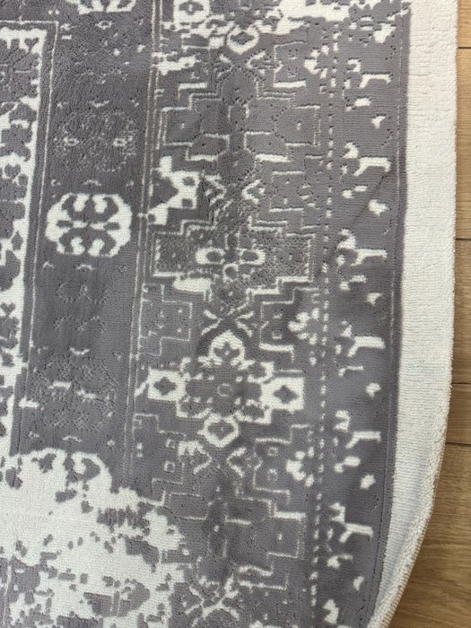 Ковер, еще один ковер в подарок