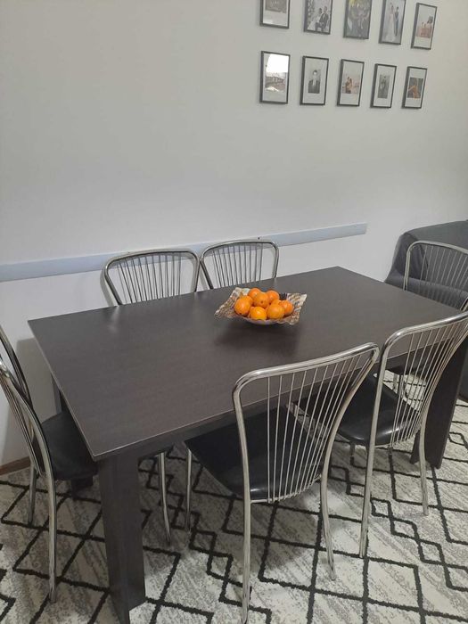 Stei BihorMasa cu 6 scaune, canapea