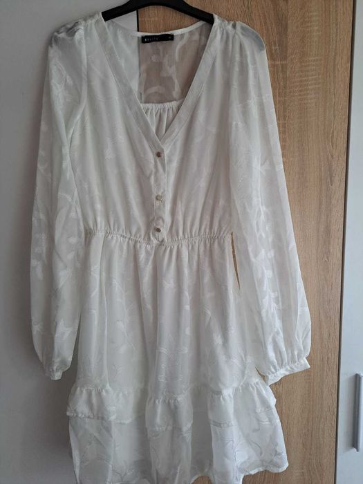 Мини рокля в бяло