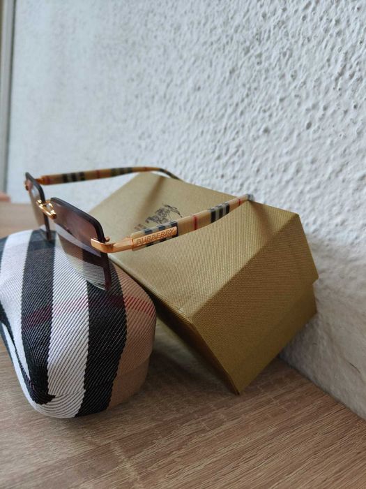 Ochelari de soare Burberry aurii cu lentile maro noui
