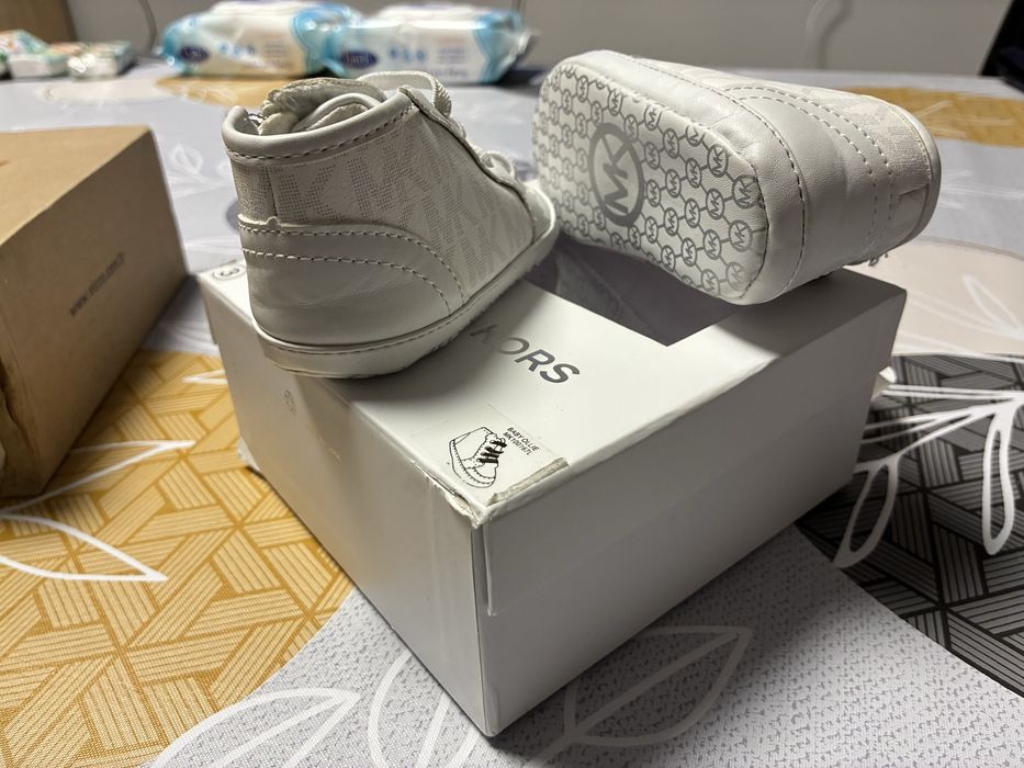 Бебешки/Детски обувки номер 18 и 20