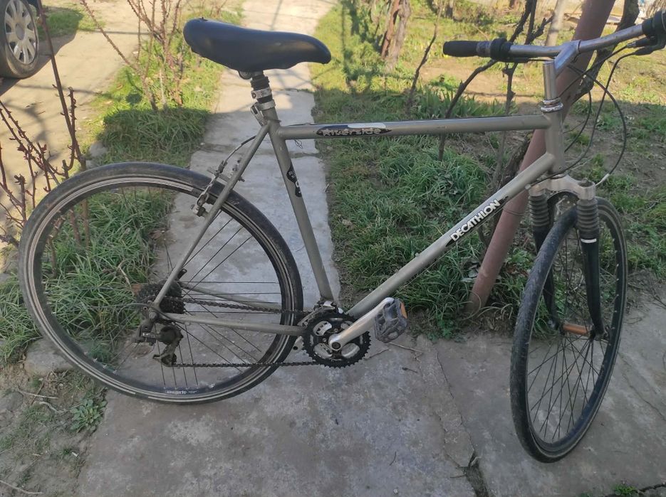 Vând două biciclete