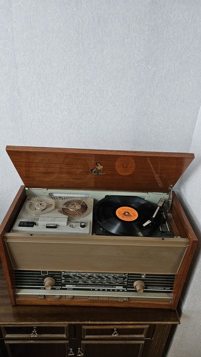 Радио грамофон и магнетофон Романтика 103