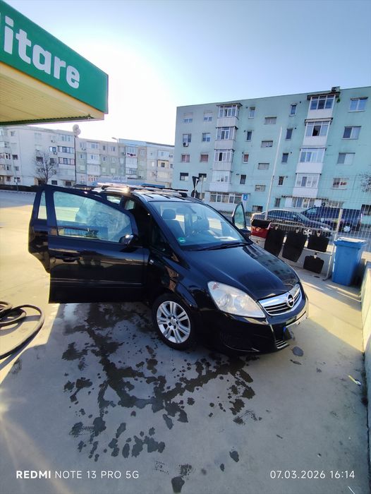 Vând Opel Zafira B