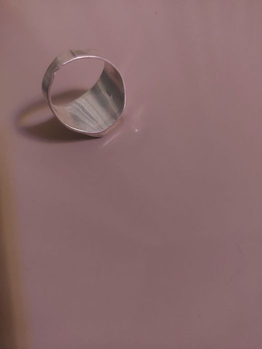 Күміс сақина сатылады.Саудасы бар