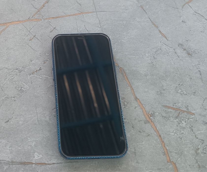 Iphone      12. pro