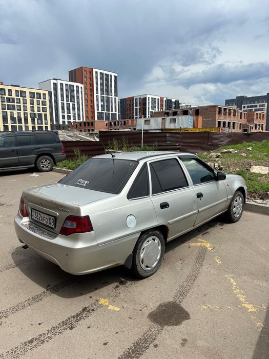 Daewoo Nexia серебристый