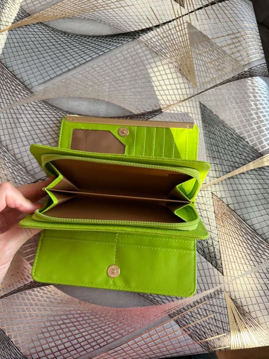 Дамско портмоне Гуес Guess