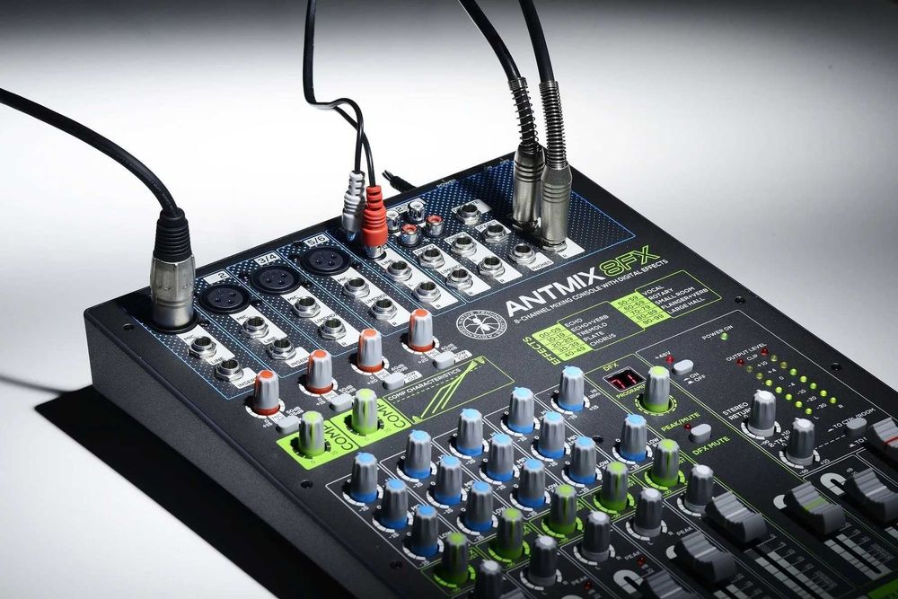 Продавам Миксер ANT ANTMIX 8FX