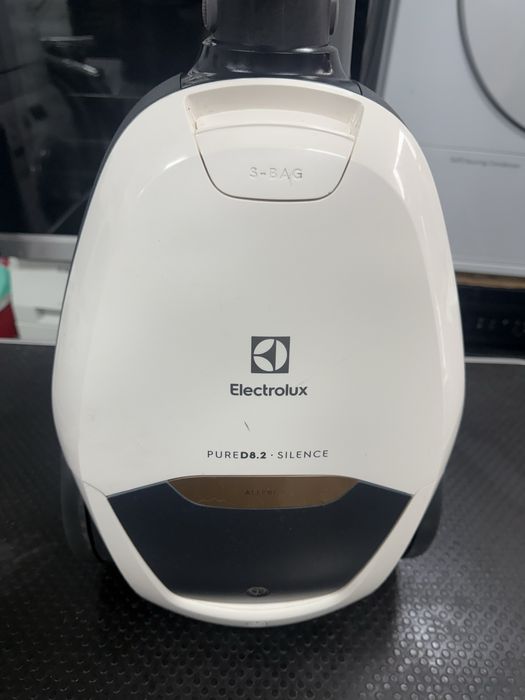 Прахосмукачка Electrolux Pure D8.2 Silence