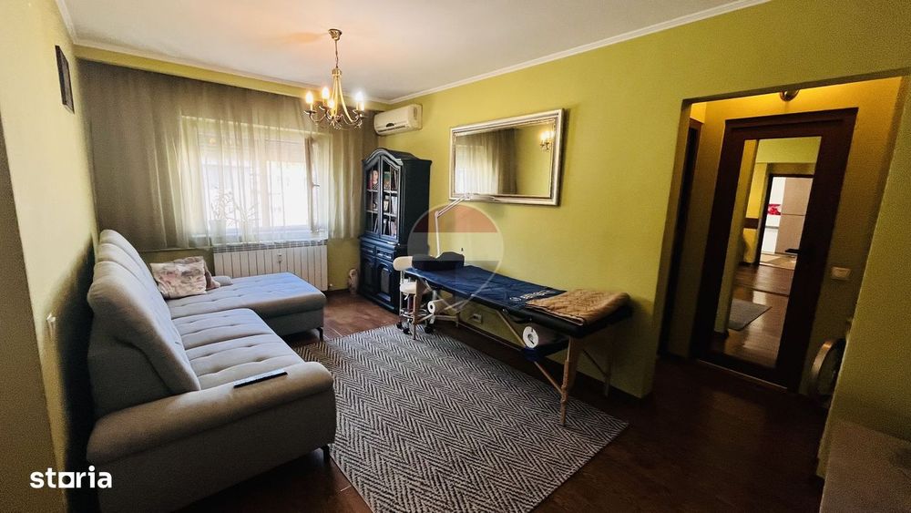 Apartament cu 3 camere de vânzare în zona Dragos Voda