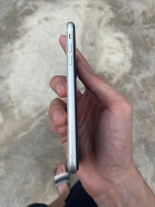 IPhone 11 с гарантией