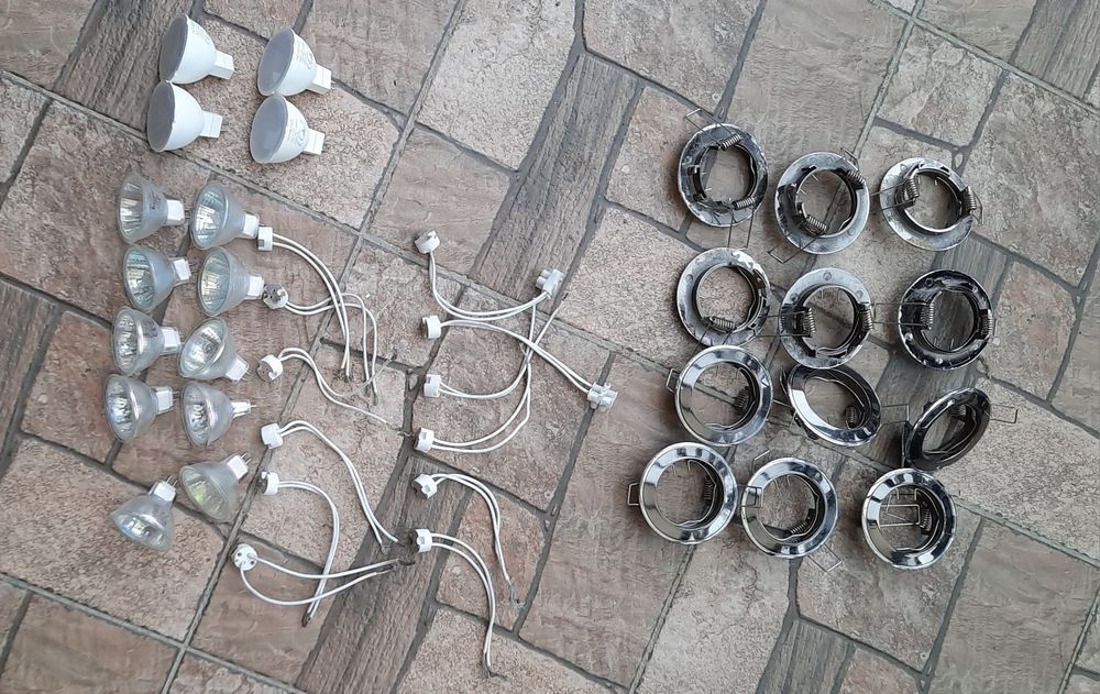 Vând plafoniere și spoturi