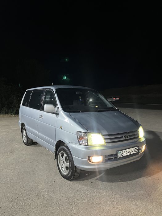 Продам toyota noah
