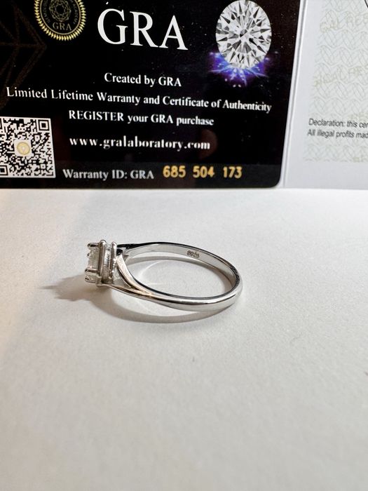 Сребърен пръстен с мойсанит (Диамант) 0.5 карата