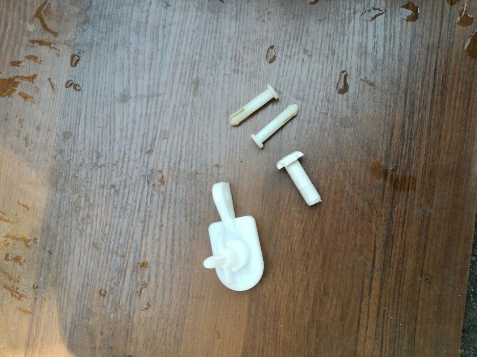 Продам запасные части для унитаза.