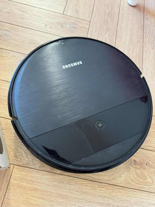 Робот пылесос VR 5000 wifi  почти новый