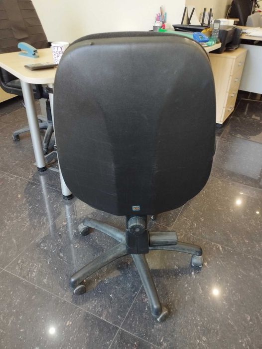 Офис стол с регулируема седалка