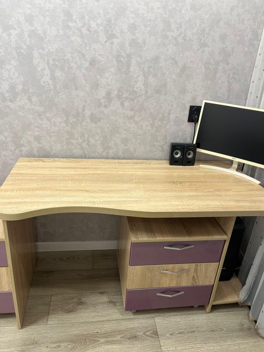 Продам стол письменный