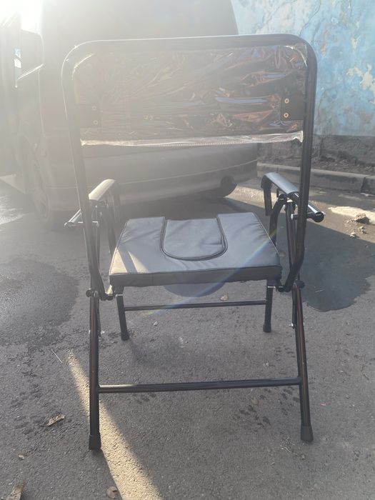 Стул туалет почти новый 4;(