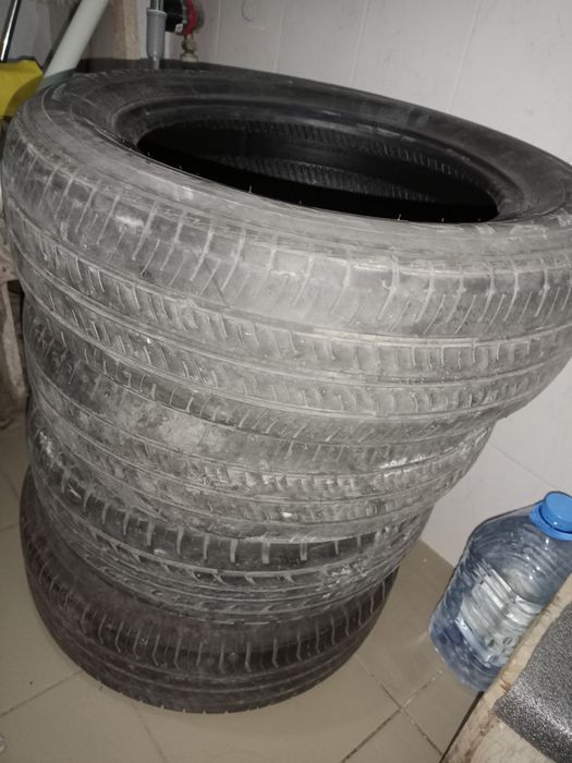 Продам шины б/у.