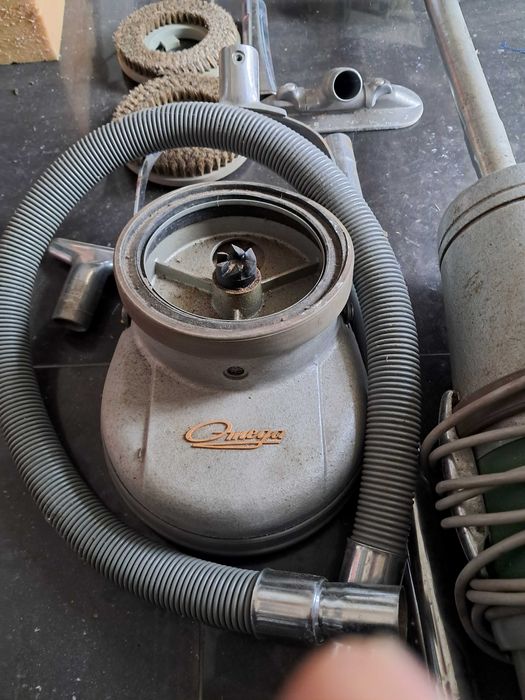 Ретро прахосмукачка OMEGA