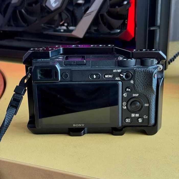 Фотоапарат Sony a6400 - тяло.