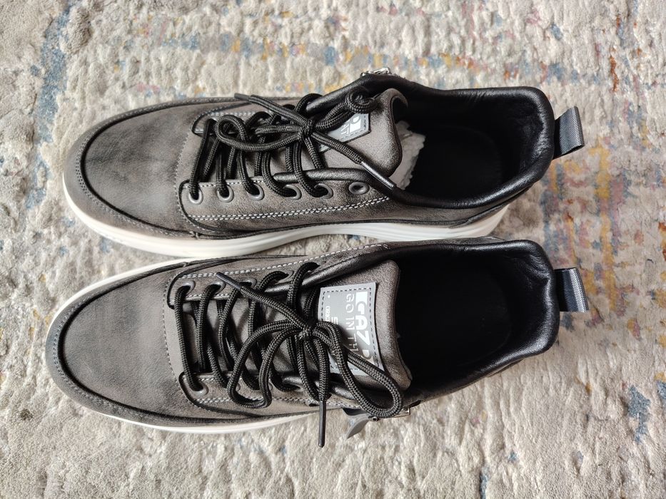 Новые ботинки-кроссовки