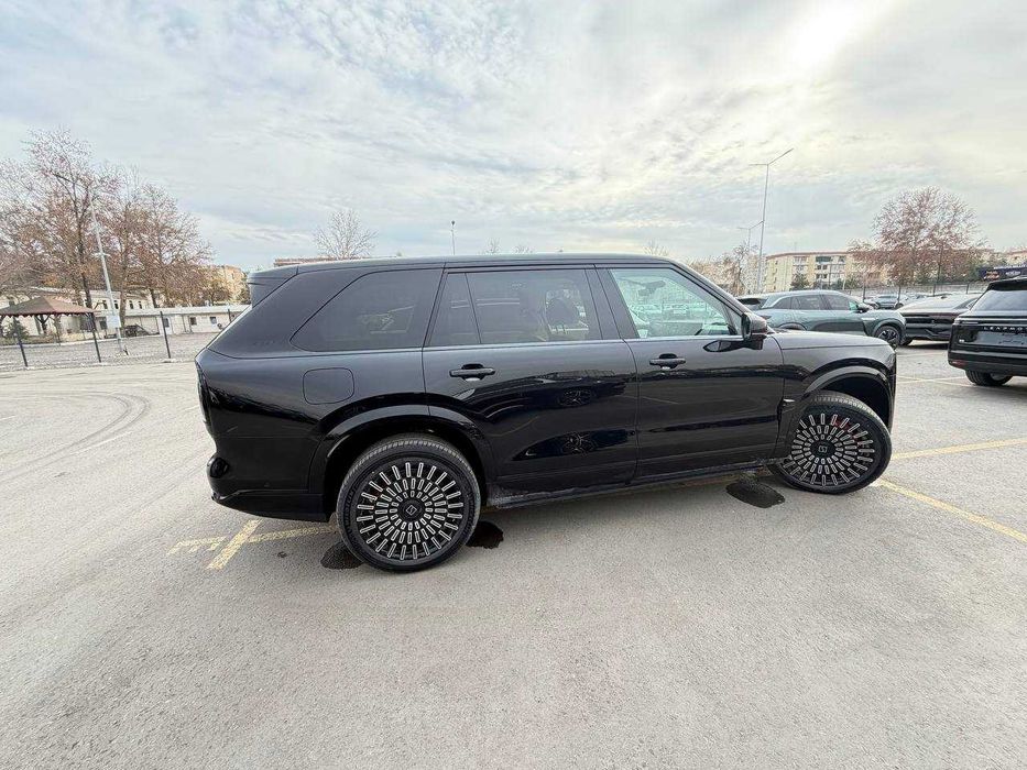 Zeekr 9X ULTRA Total Black 70 kwt sotuvga tayyor zor narxda