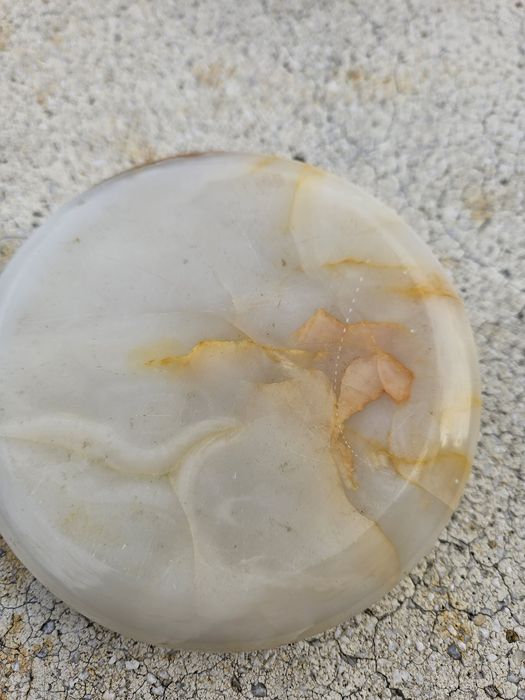 Кристален масивен пепелник, мраморен пепелник и запалка.