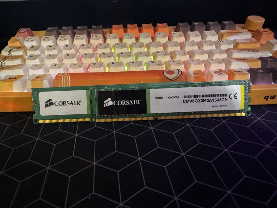 Vând memorie ram 8gb ddr3