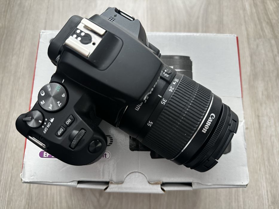 Canon EOS 250D + obiectiv 18-55 IS STM (Kit) | 4K | WiFi | Touchscreen