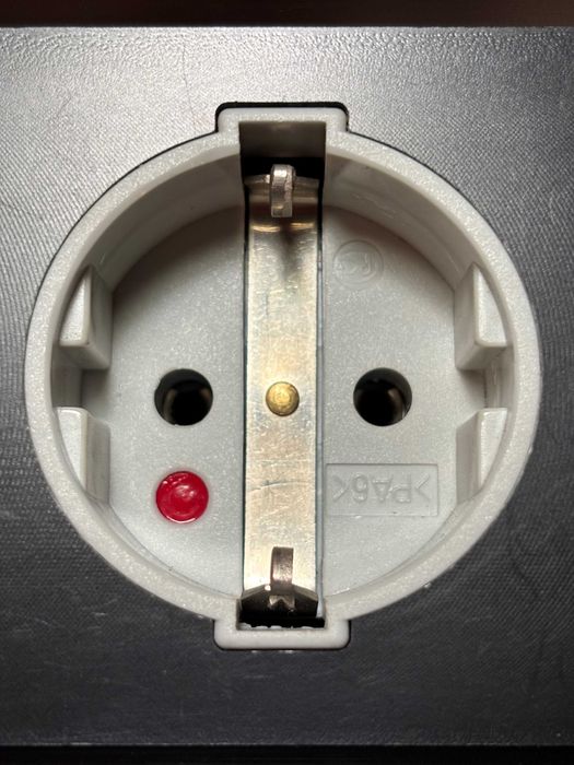 Essential Audio Tools Mains Multiplier 8