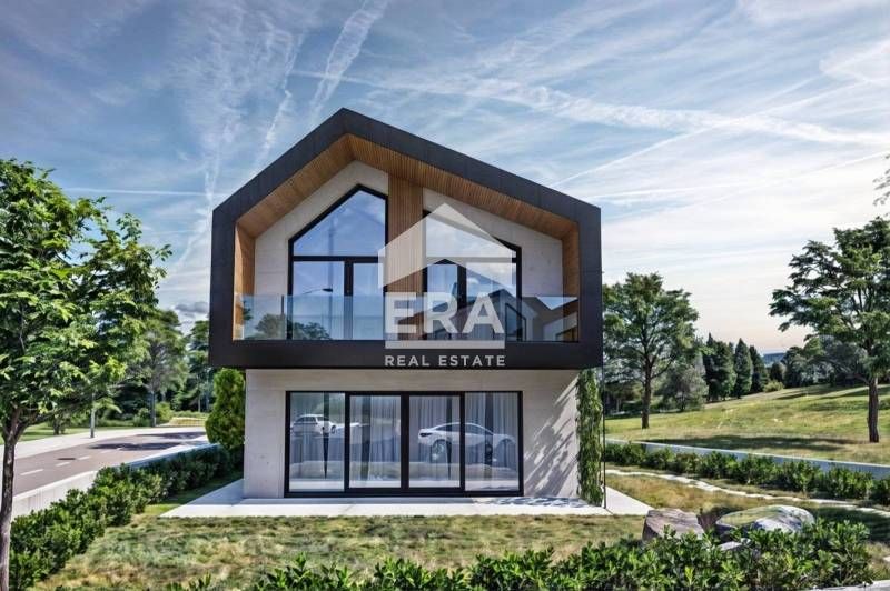 Двуетажна новострояща се къща за продажба, с гараж и двор, в горната ч