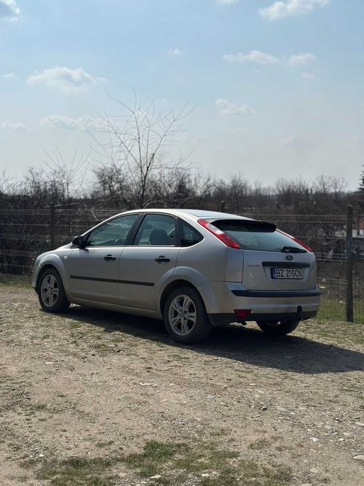 Ford Focus 2 Hatchback 2005 1.6 benzina