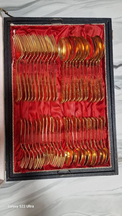 Сребърен, позлатен старинен сервиз от прибори за хранене