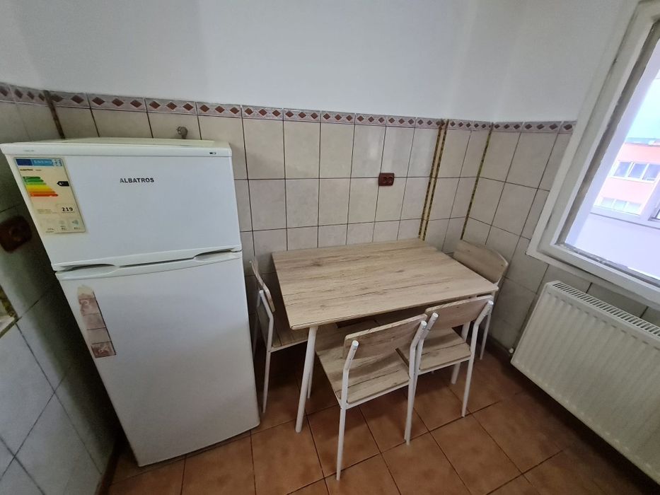 Închiriez apartament cu două camere