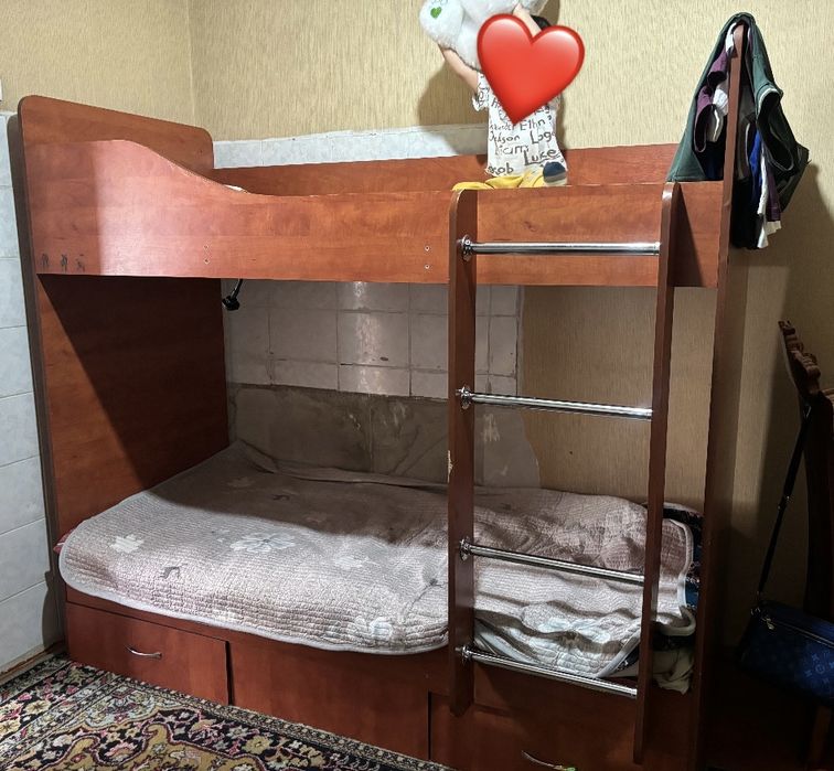 Двухярусная кровать