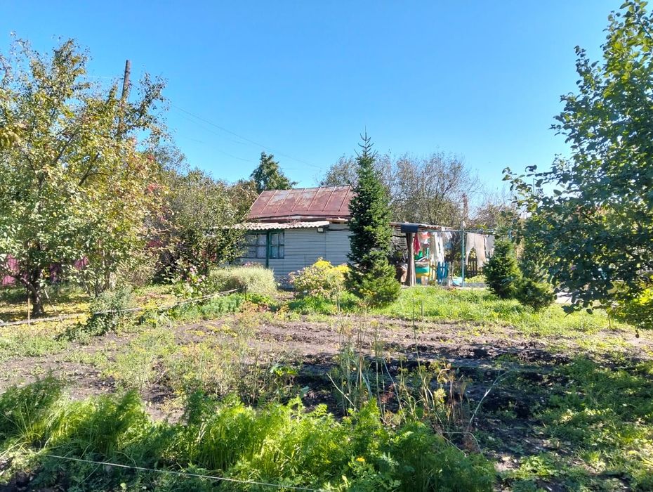 Продам дачу на аэропорту.