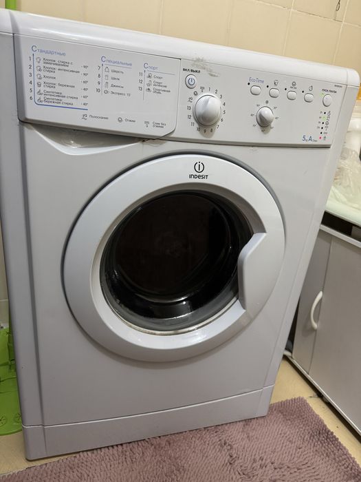 Машинка автомат стиральная Indesit