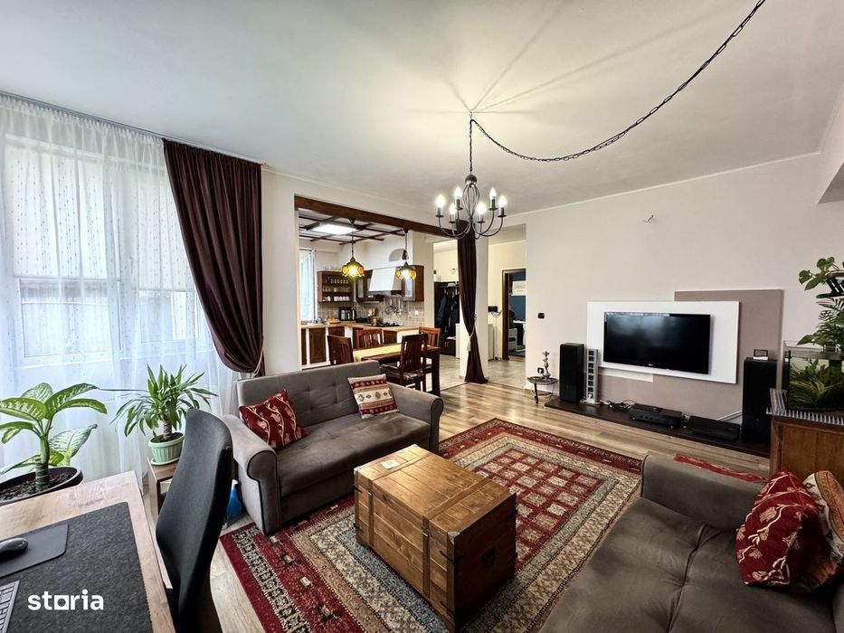 Apartament 3 camere cu curte de 105mp si beci, parter de vila, Rosu